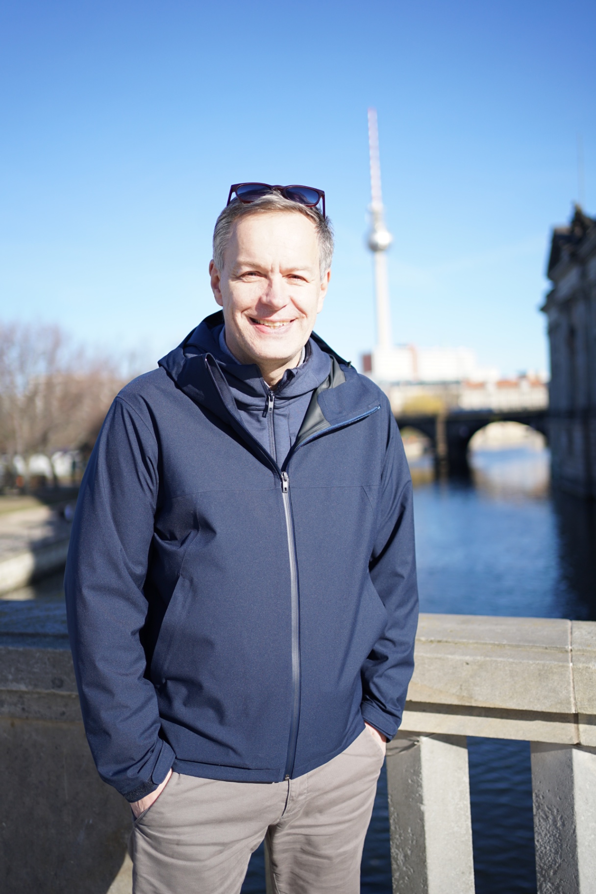 Portret mężczyzny w Berlinie nad Szprewą